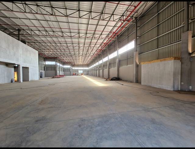 1,984M² WAREHOUSE TO LET IN JET PARK